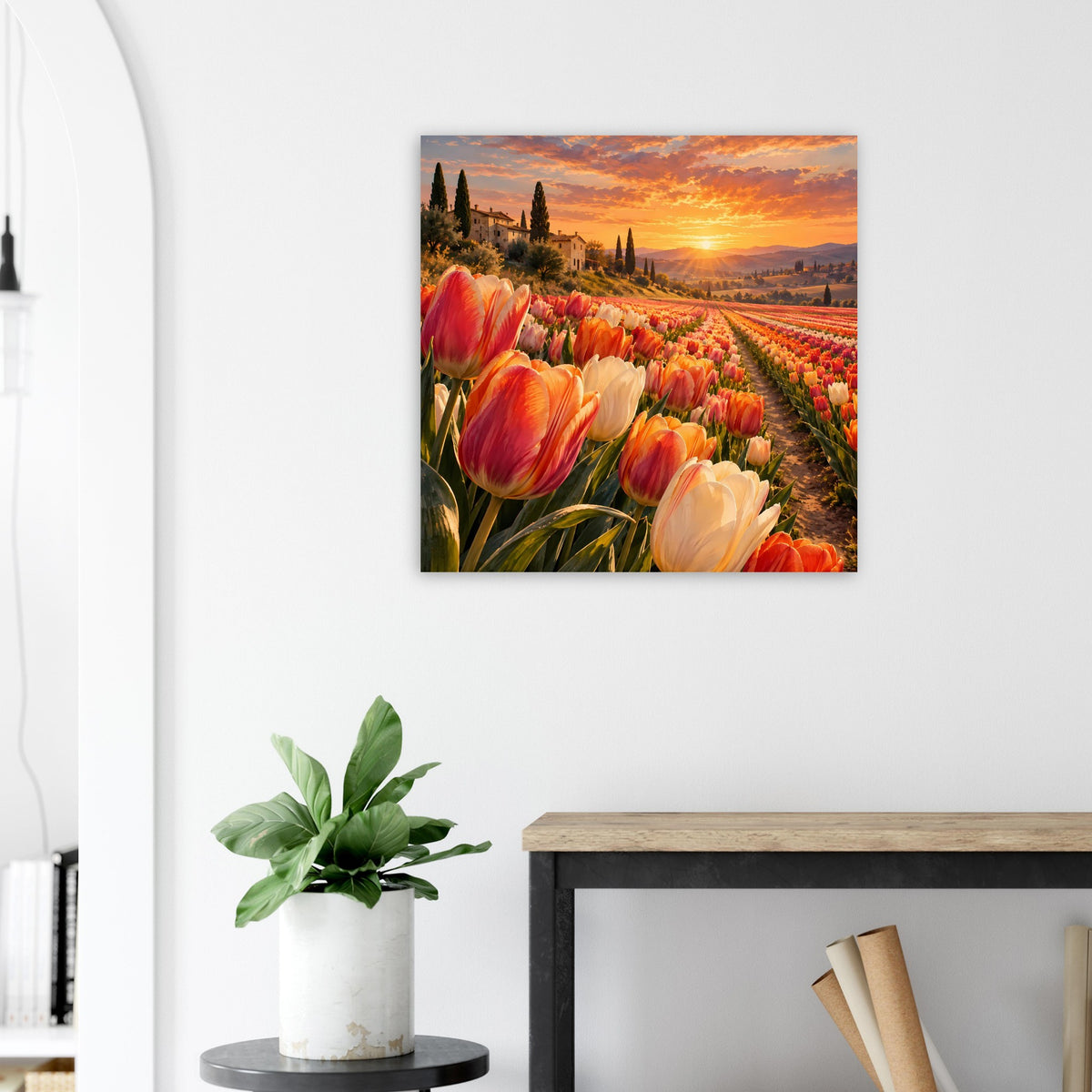 Quadratisches Poster mit leuchtenden Tulpen und Sonnenuntergang über Landschaft