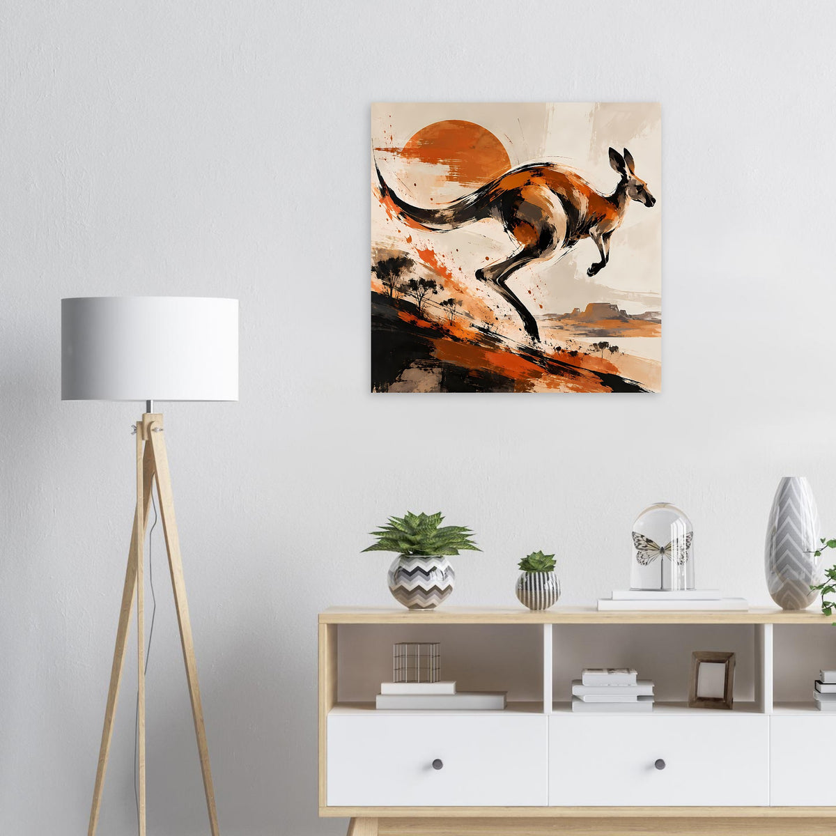 Tierposter mit Känguru-Motiv in warmen Erdtönen, abstrakte Pinselstriche