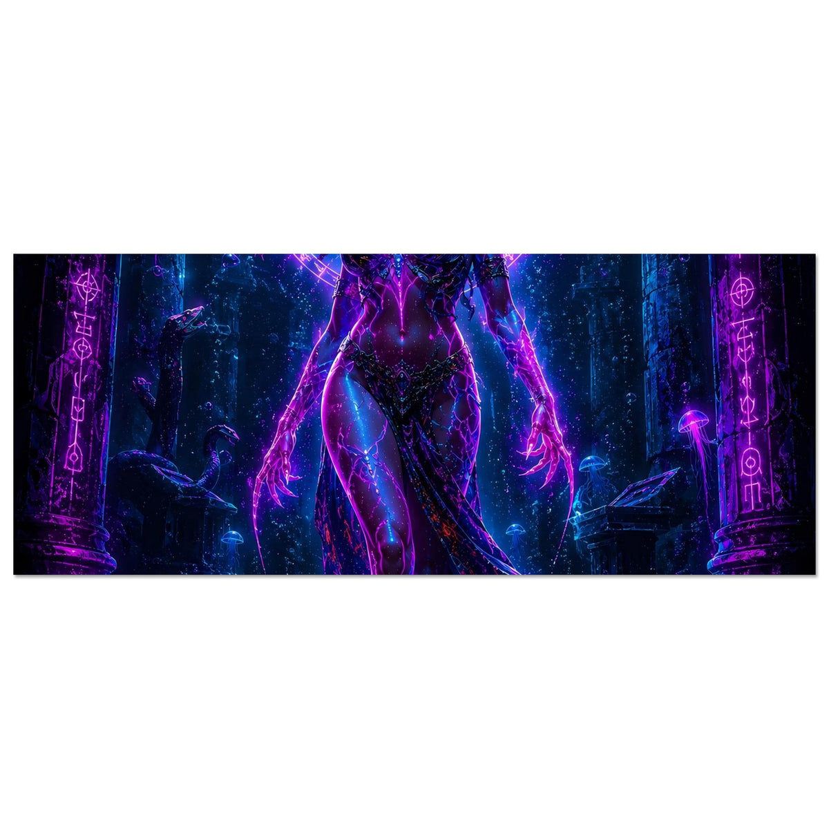 Poster im Querformat: unterer Bereich der Medusa-Gestalt mit violett-blauen Lichtverläufen