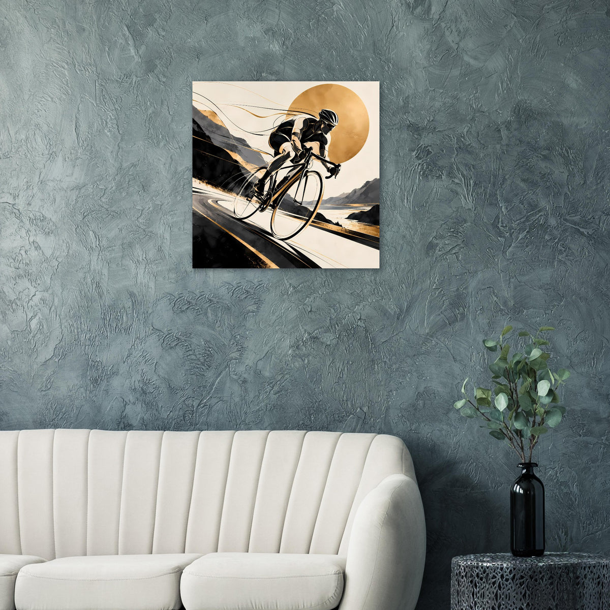 Sportposter mit Radfahrer-Motiv in Schwarz und Gold, abstrakte Linien, quadratisch