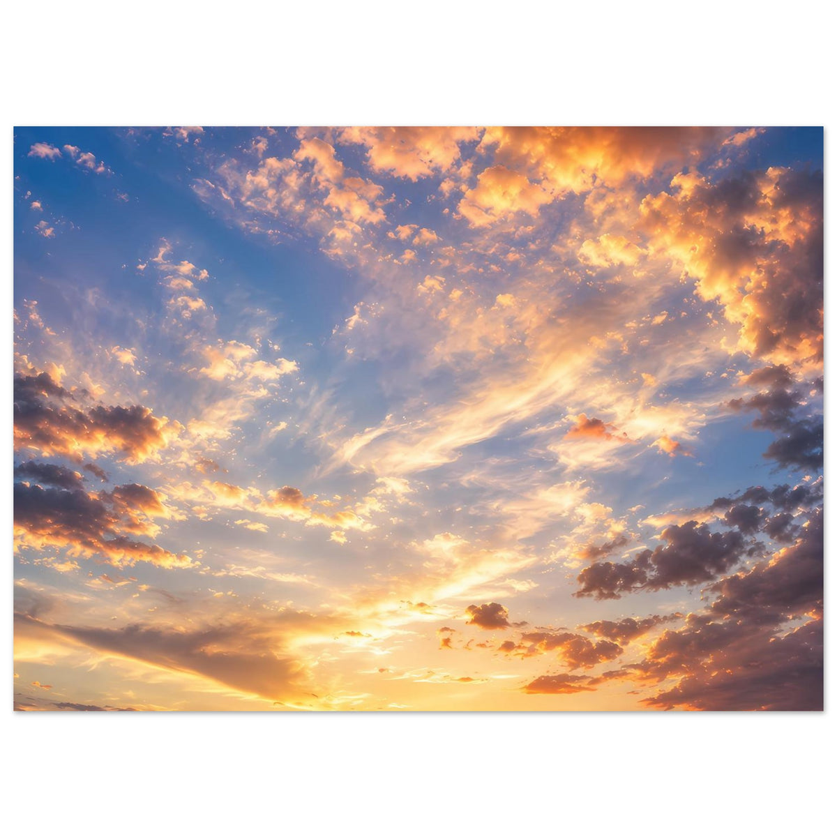 Horizontales Poster mit Sonnenuntergangshimmel, orangefarbener Lichtschein und Wolken