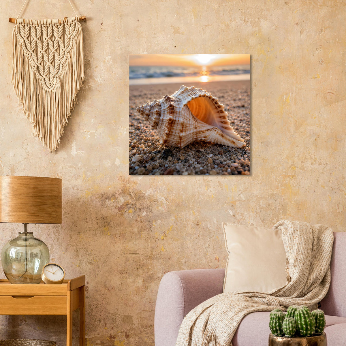 Strandposter mit Muschel und Abendsonne über Kiesstrand, quadratisch