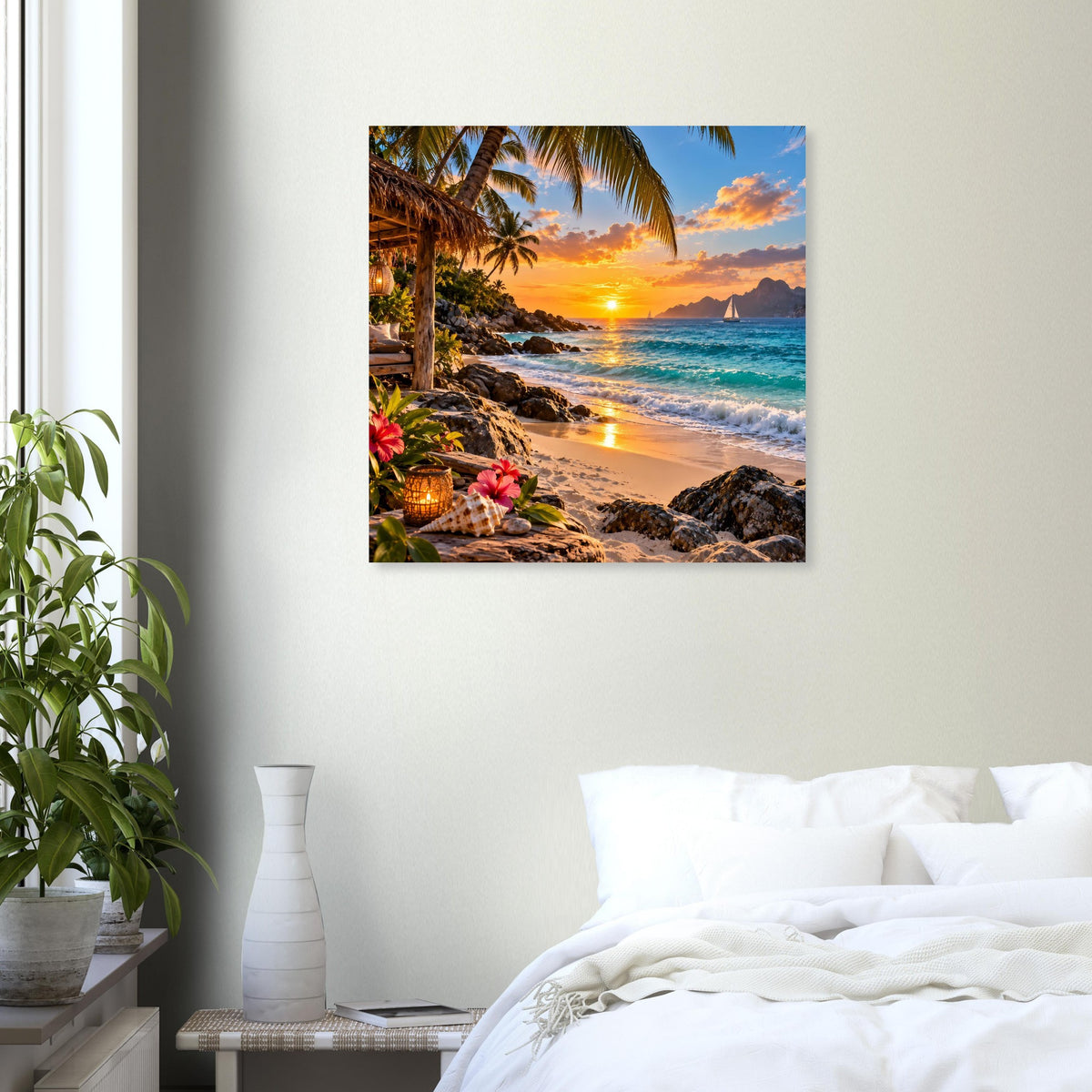 Quadratisches Poster mit tropischer Küste bei Sonnenuntergang, Palmen, Meer und Felsen