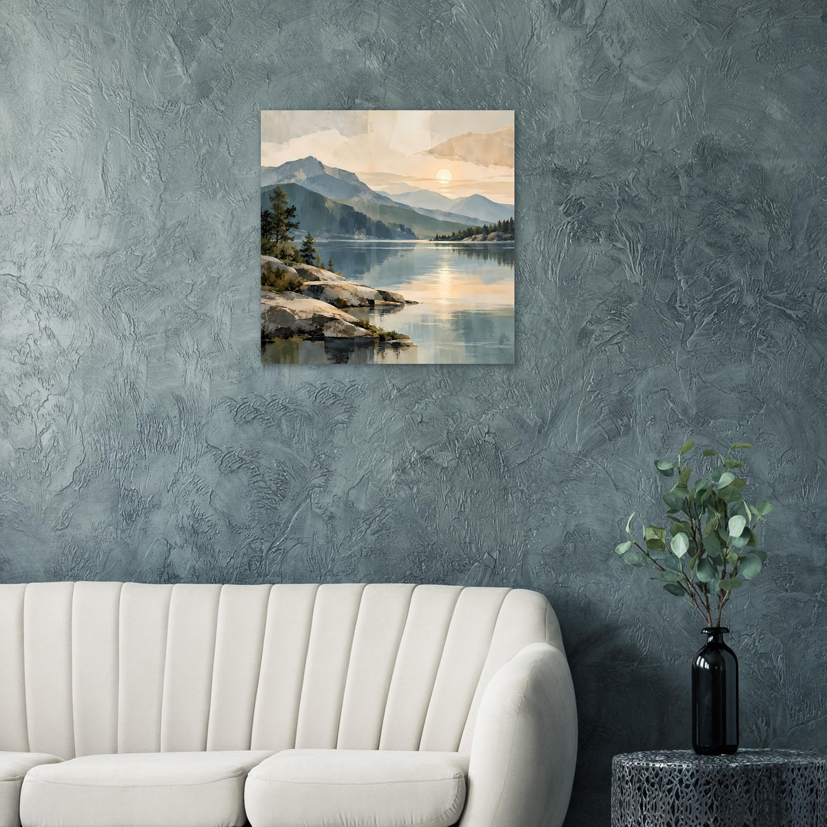 Poster mit Bergsee-Szene und Sonnenaufgang, schimmerndes Wasser zwischen Bergen