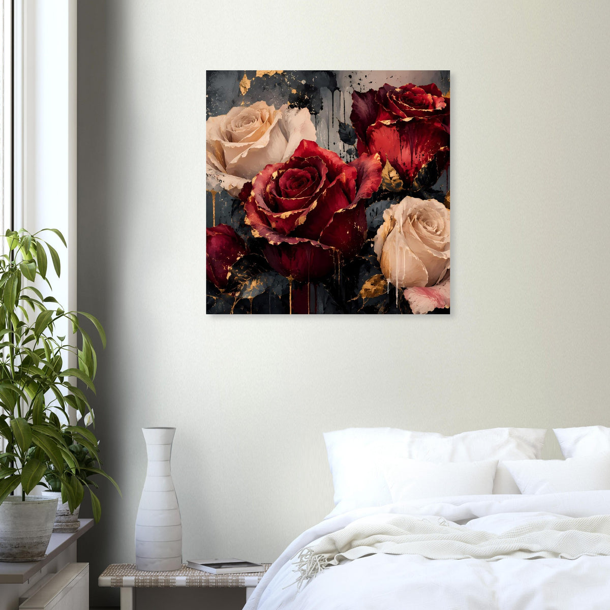Kunstposter mit bordeauxroten und cremefarbenen Rosen und goldfarbenen Akzenten