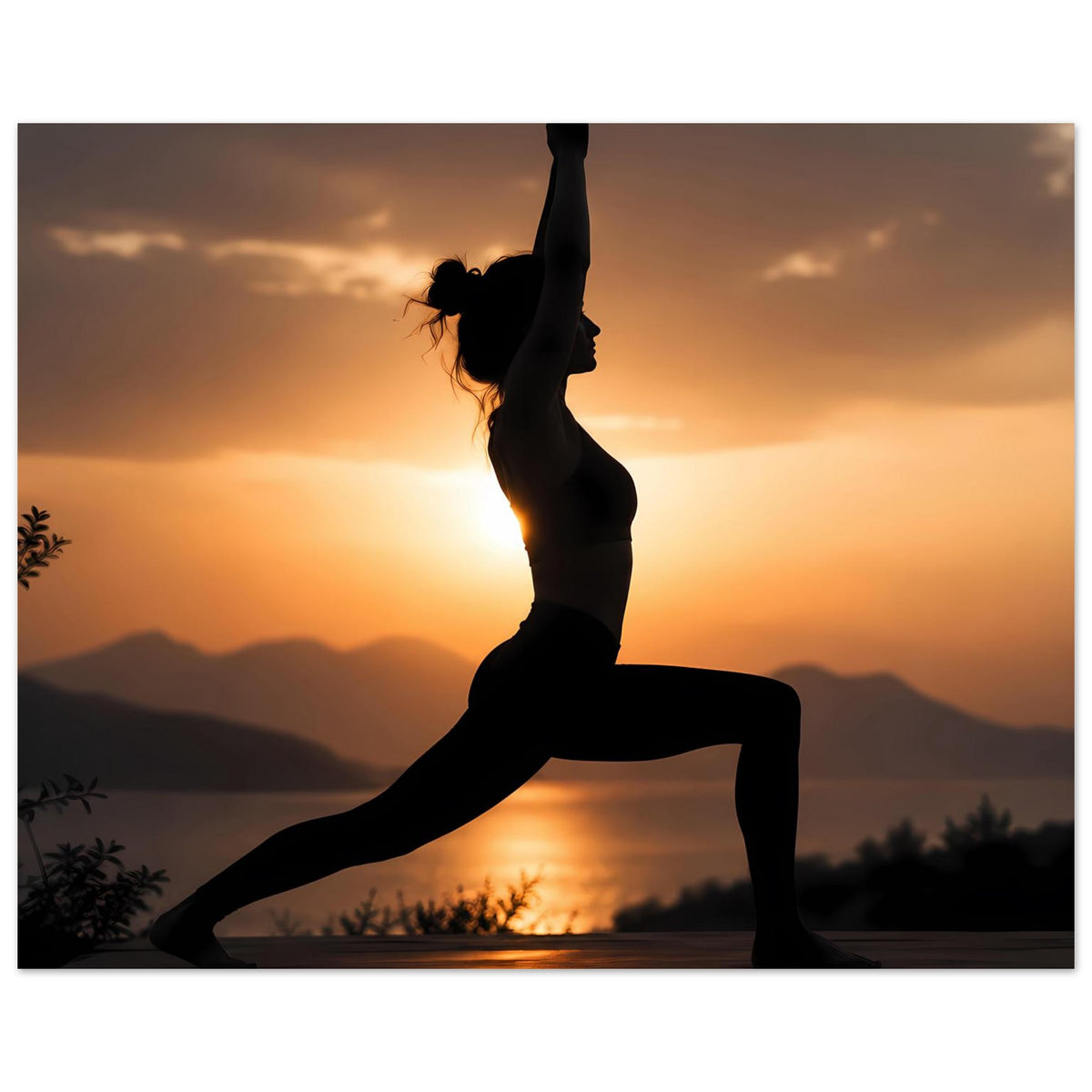 Yoga-Poster: Silhouette der Yogapose im Sonnenuntergang, stehende Drehbalance