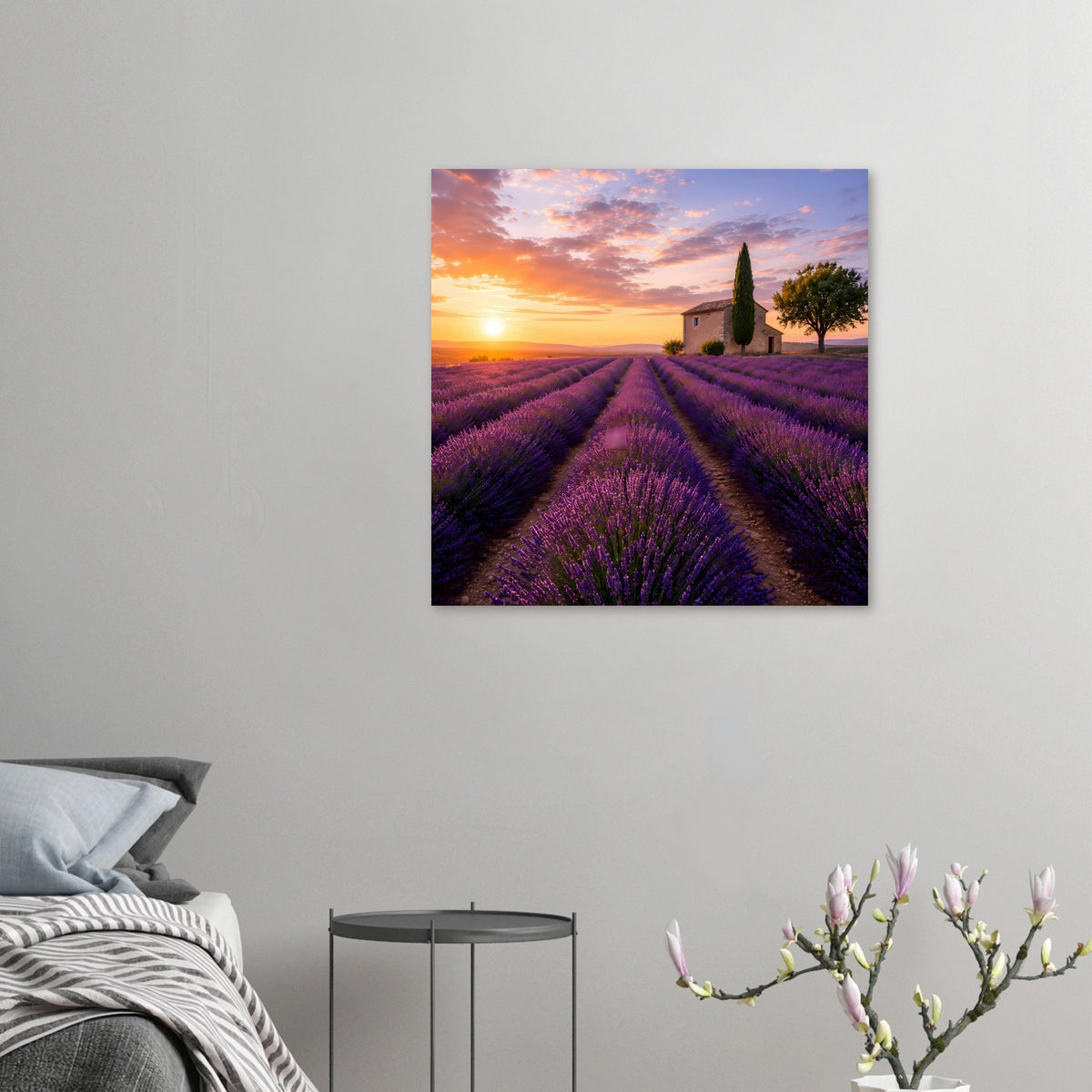 Quadratisches Poster mit Lavendelfeldern, Feldweg, Haus und Sonnenuntergang