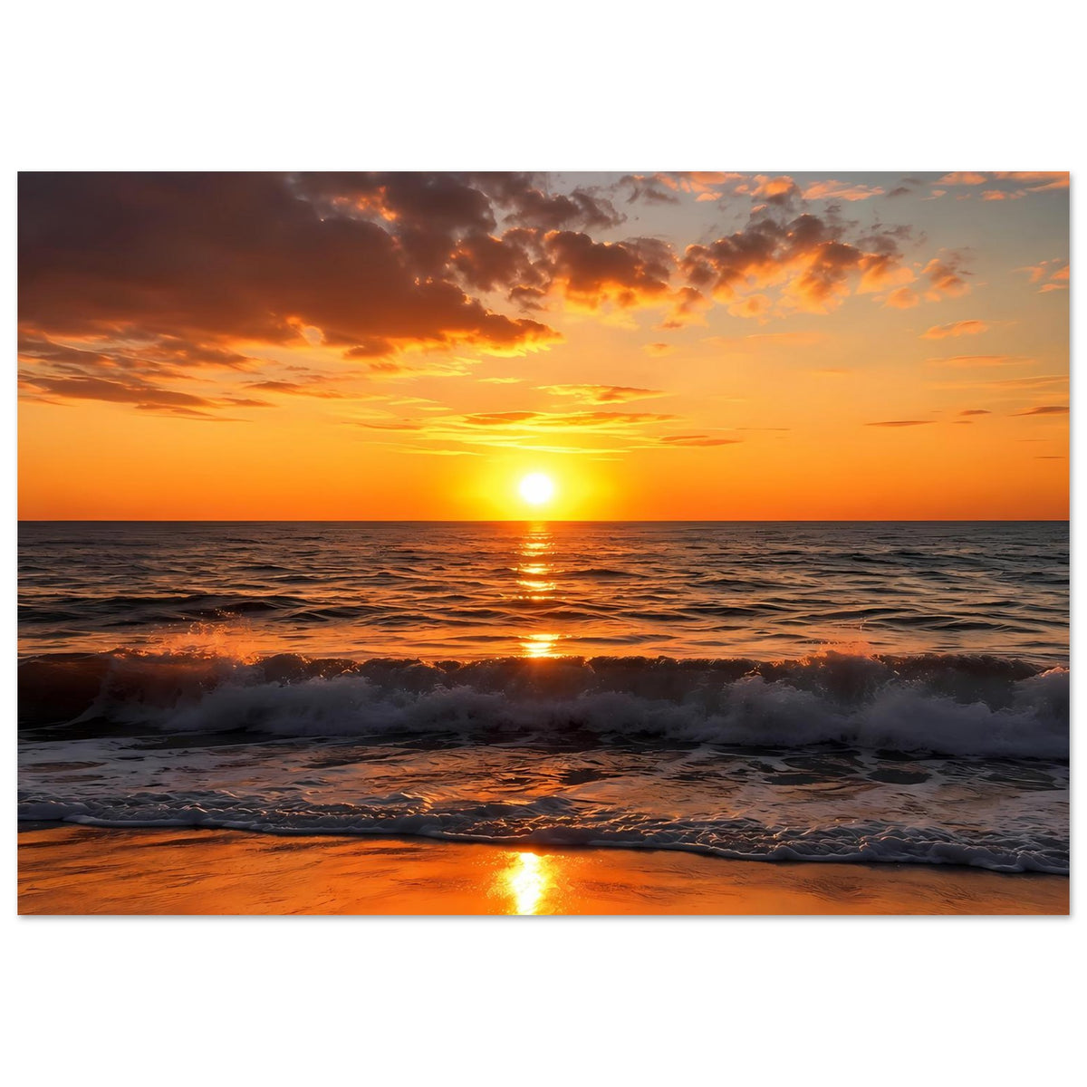 Horizontales Poster mit Sonnenuntergang über dem Meer, Sonne und Reflexionen auf Wellen