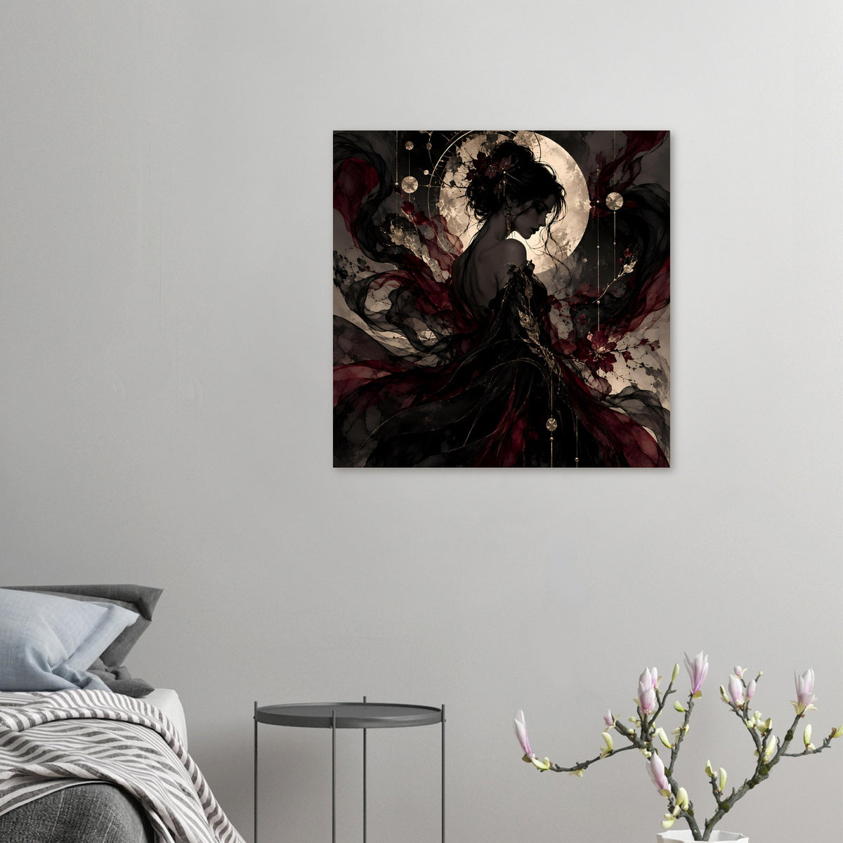 Quadratisches Poster mit Frauensilhouette, Mondscheibe, schwarzen Schleierfalten und Kreisen