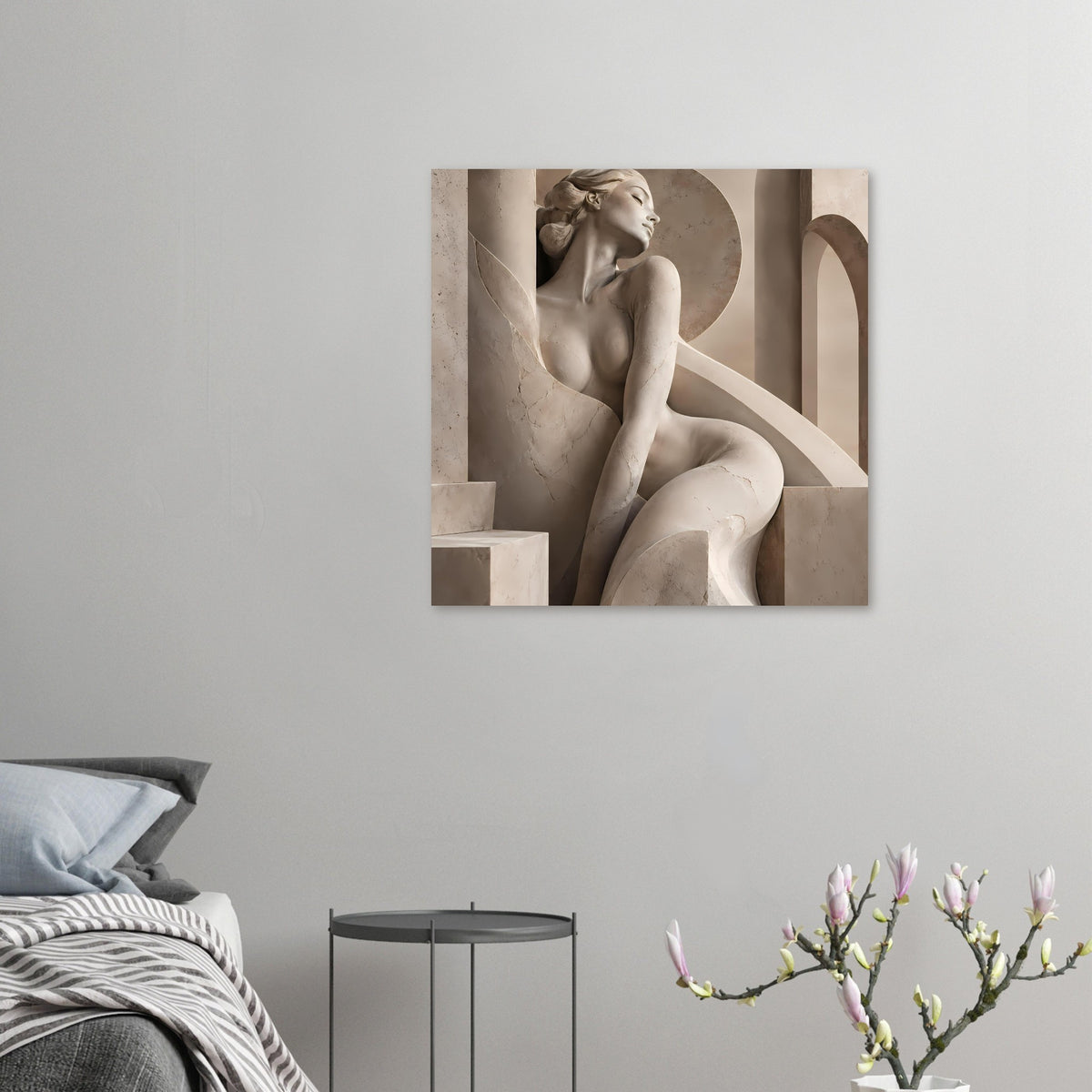 Kleines Poster mit skulpturalem Frauenporträt, Beige- und Graunuancen
