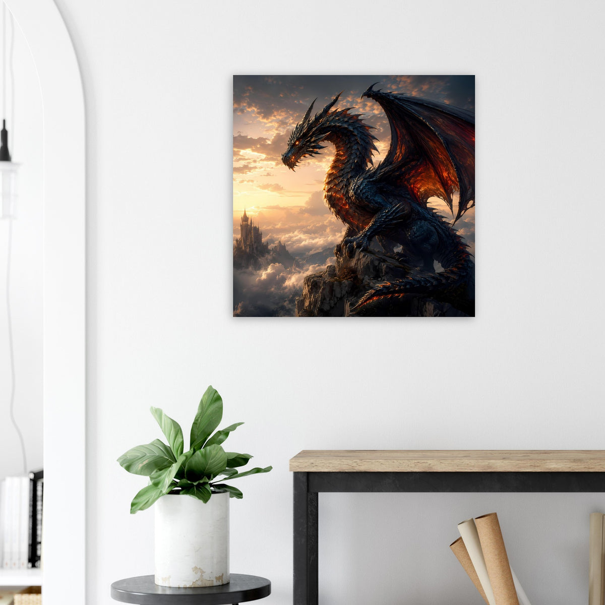 Drachenfantasy-Poster mit großem Drachen im Profil vor Abendsonne und düsteren Wolken