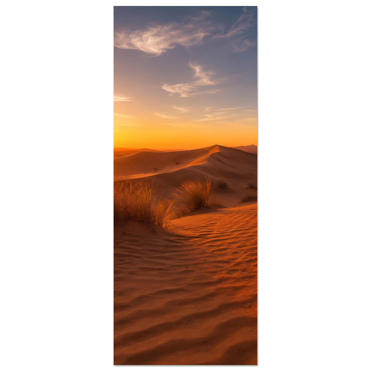 Hochformat-Poster mit Sanddünen und Sonnenuntergang, goldene Sonne links im Himmel