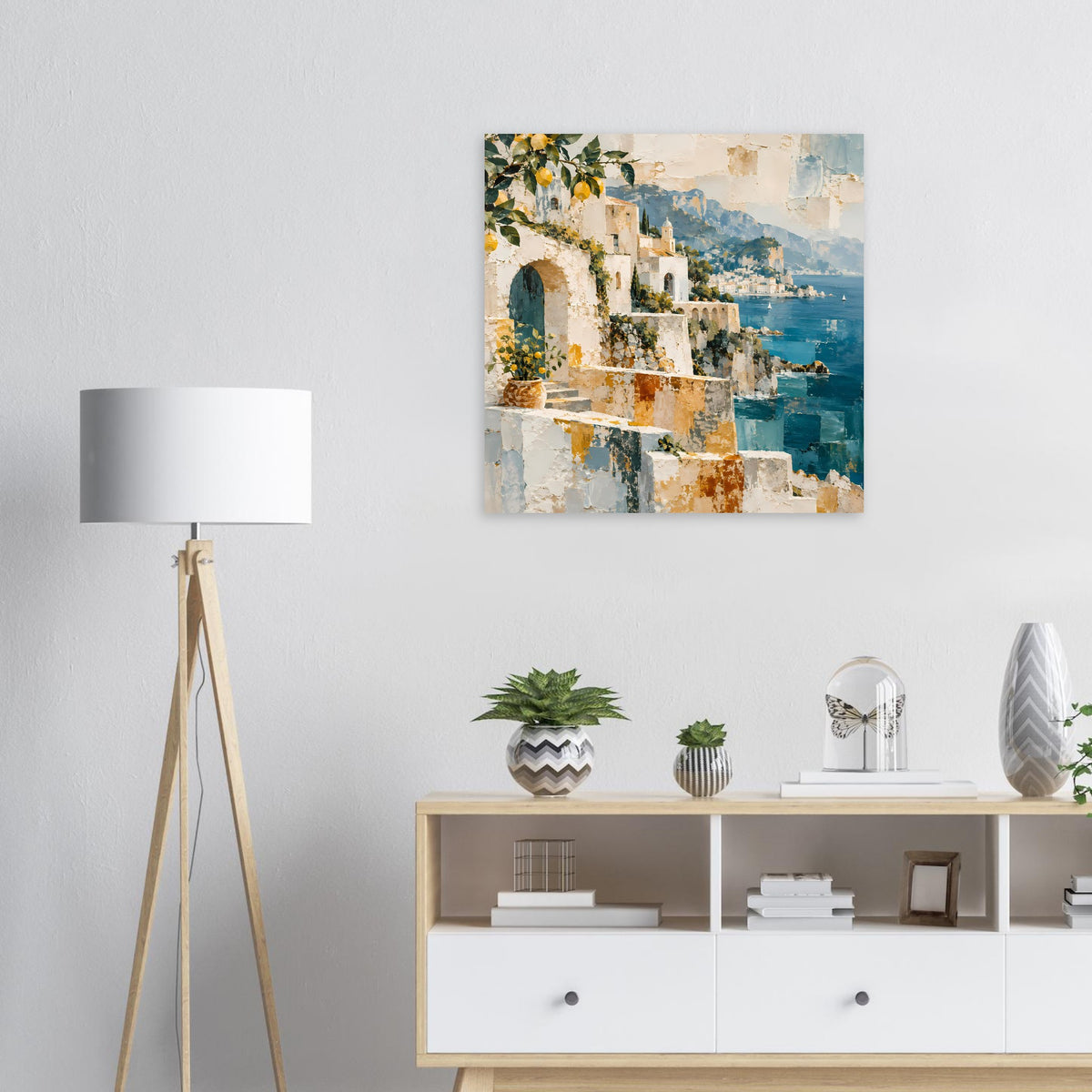 Kunstposter mit mediterraner Küstenlandschaft in Ocker und Tiefblau
