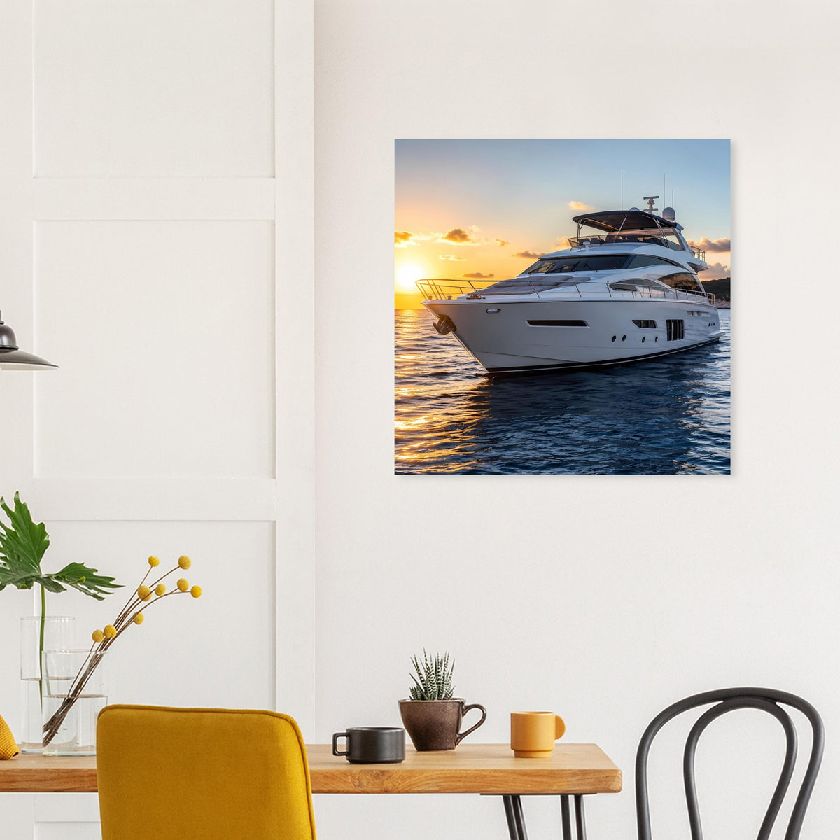 Poster mit Yacht und Sonnenuntergangshimmel, blaues Meer mit goldenen Reflexen