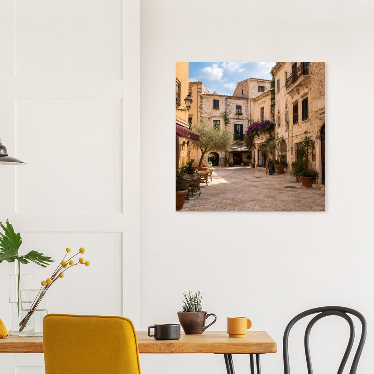 Quadratisches Poster mit Gasszene im mediterranen Altstadtstil, Häuserfronten