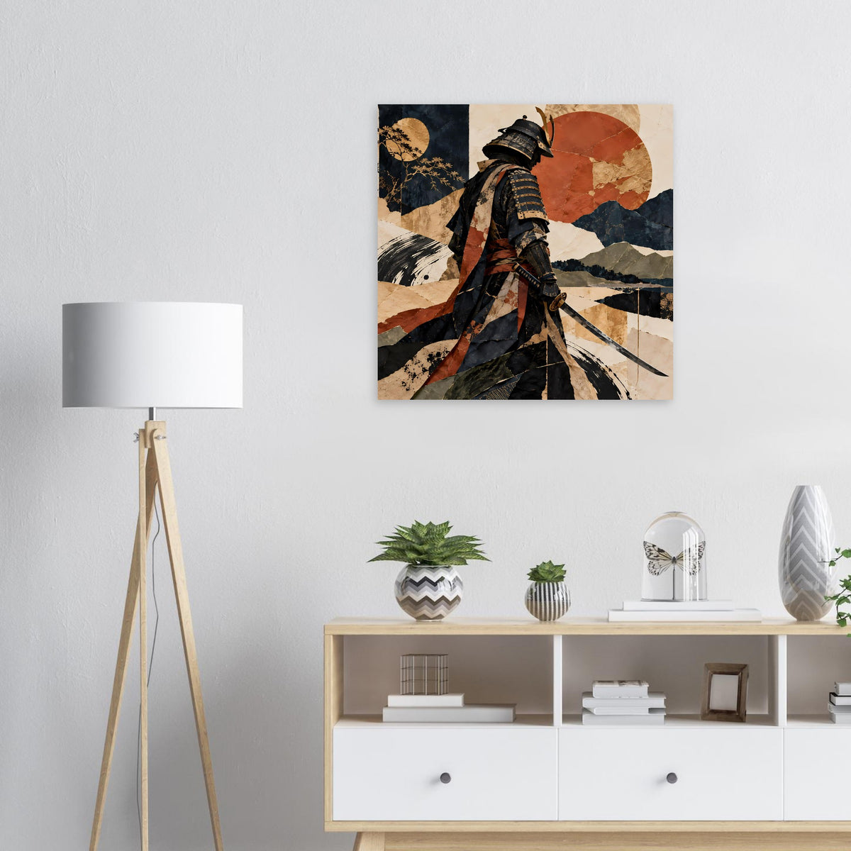 Poster mit Samurai-Silhouette in dunklem Mantel, erdige Farben und Bergkulisse