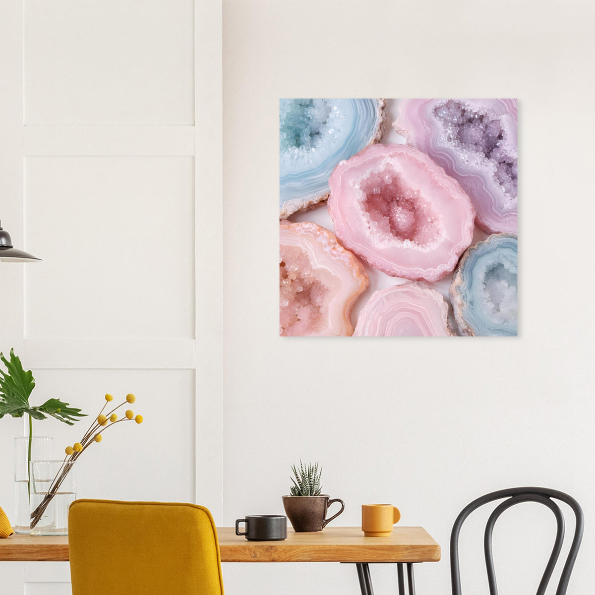 Geoden-Poster mit rosafarbenem Kristallkreis, umgeben von violetten und blauen Schichten