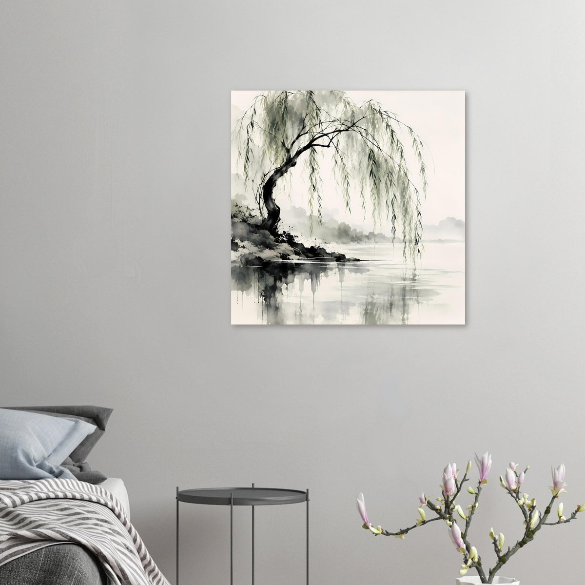 Naturposter mit Weidenbaum: hängende Zweige über See, klein auf der Wand platziert
