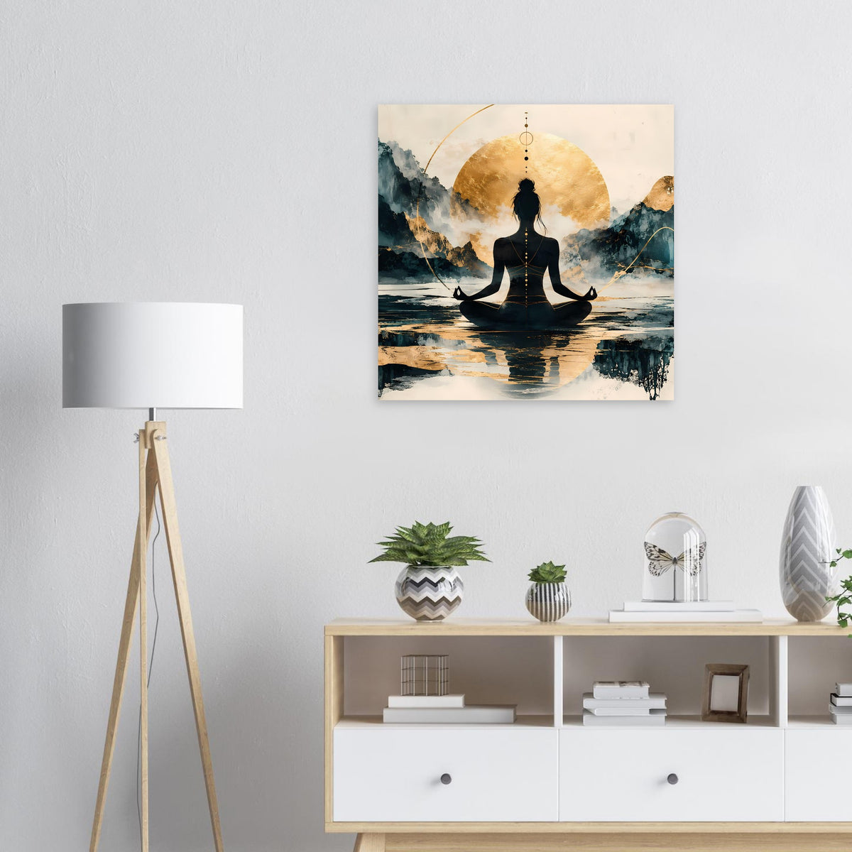 Quadratisches Wandposter mit Meditations-Silhouette, goldenem Kreis und Mondlichtfarben