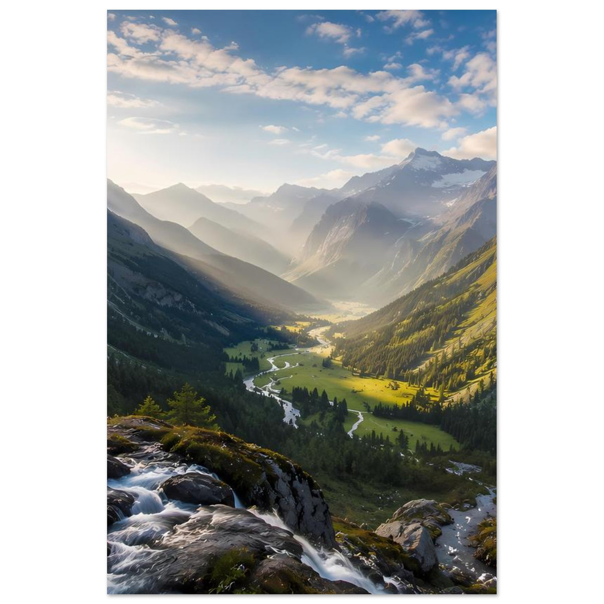 Hochformatiges Poster mit Alpenpanorama, grünem Tal und Bachlauf in der Sonne