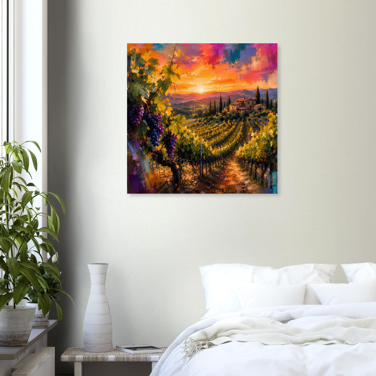 Poster mit Weinberg und Landhaus im Sonnenuntergang, intensive Orange- und Violetttöne