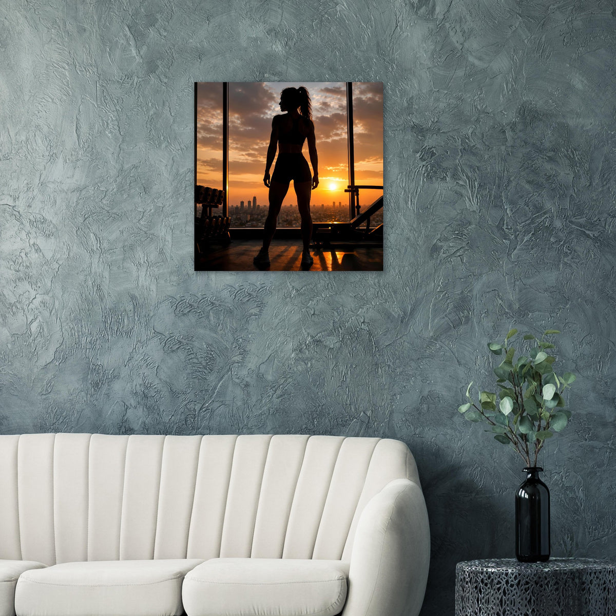 Gerahmtes Poster mit Silhouette einer Sportlerin vor Sonnenuntergang über Wasser