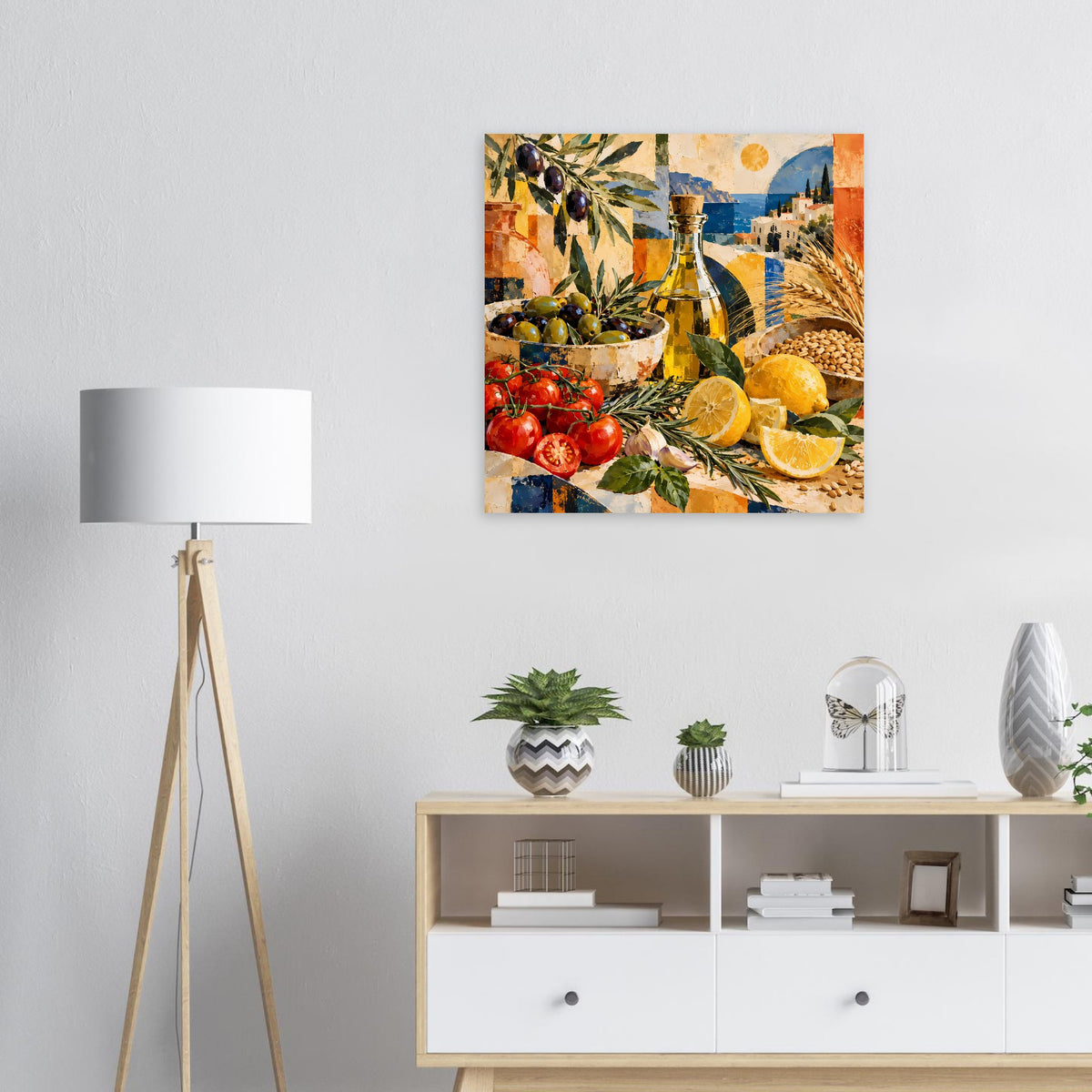 Poster mit mediterranem Stillleben: Flasche, Oliven, Tomaten und Zitrusfrüchte.