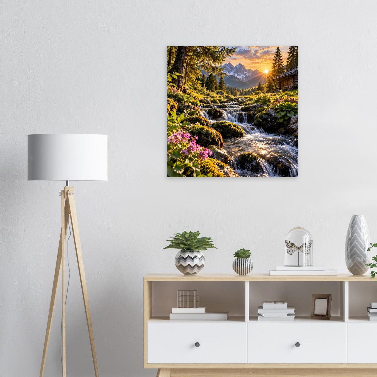 Landschafts-Poster mit Bergbach, Wiesenblumen und Sonnenaufgang im Wald