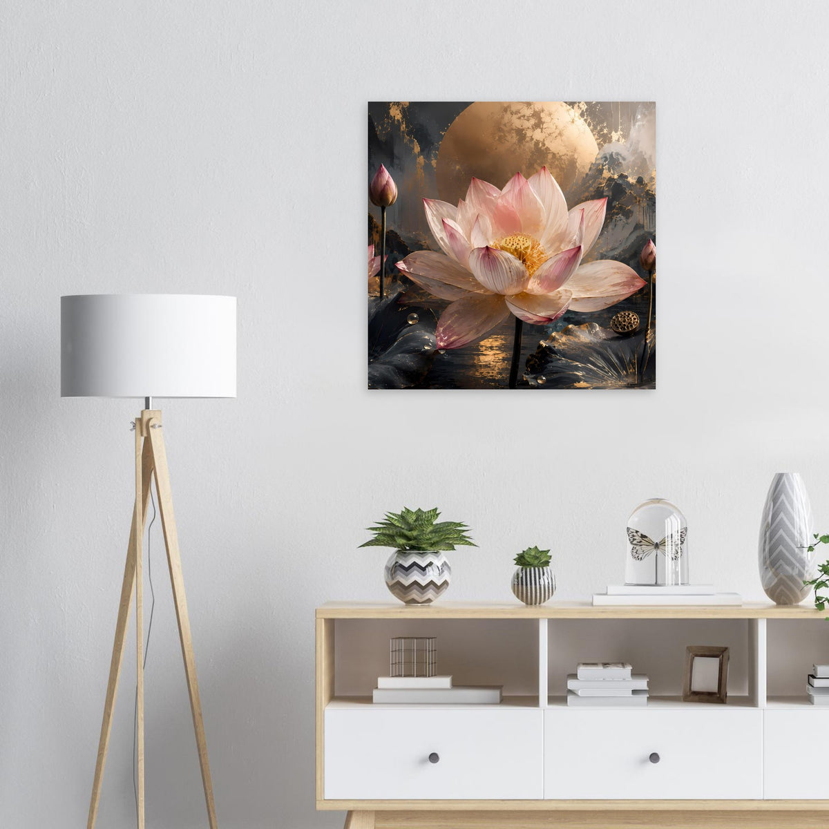 Quadratisches Poster mit rosa Lotusblüte, goldenem Mond und schwarzen Blättern