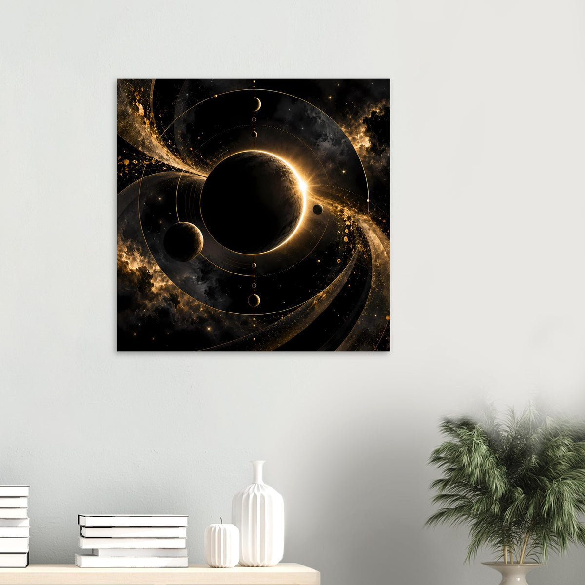 Quadratisches Weltraum-Poster mit schwarzer Planetenform und goldenen Lichtkreisen