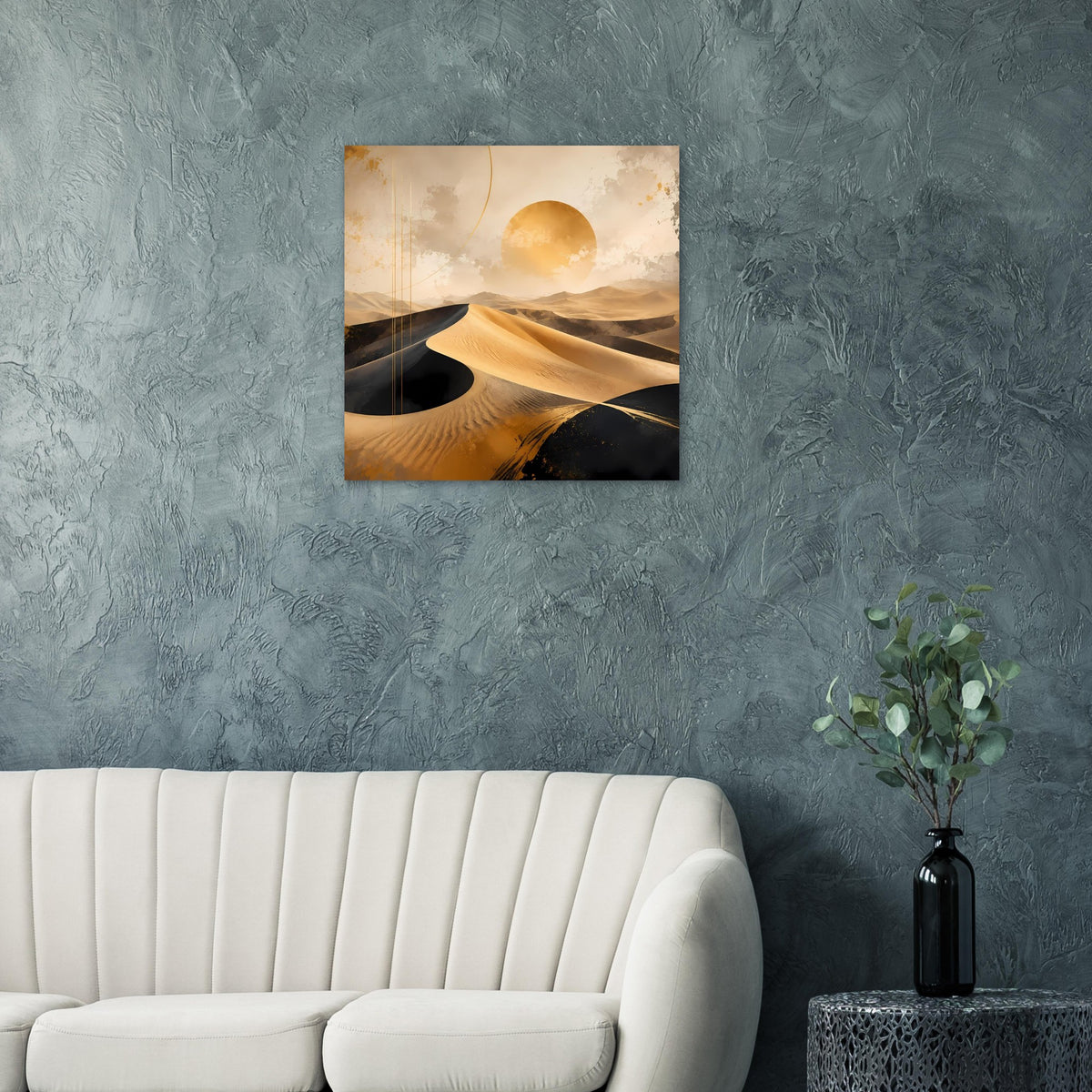 Quadratisches Wüstenlandschafts-Poster mit schwarzer Düne und goldener Sonnenscheibe