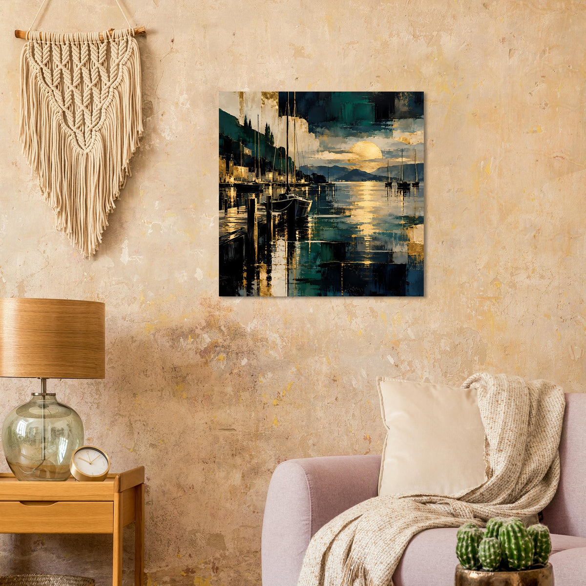 Maritimes Poster: Hafenlandschaft mit Spiegelungen in Blau und Gold, gerahmt