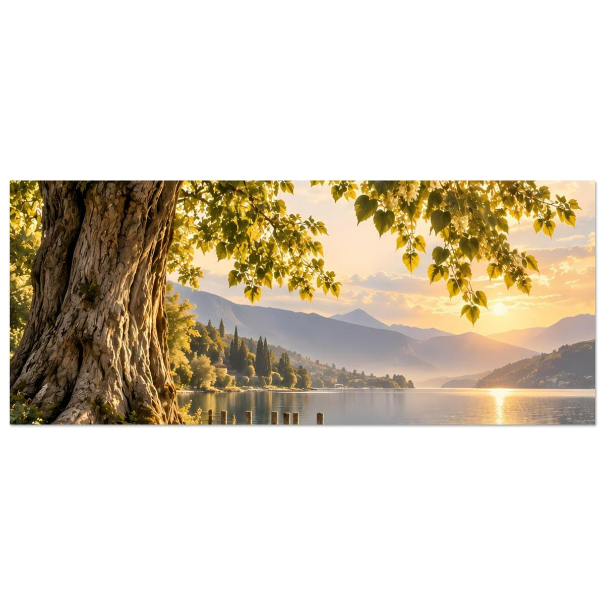Querformat-Poster mit Baumstamm, Blättern am Rand, See und Holzsteg im goldenen Abendlicht