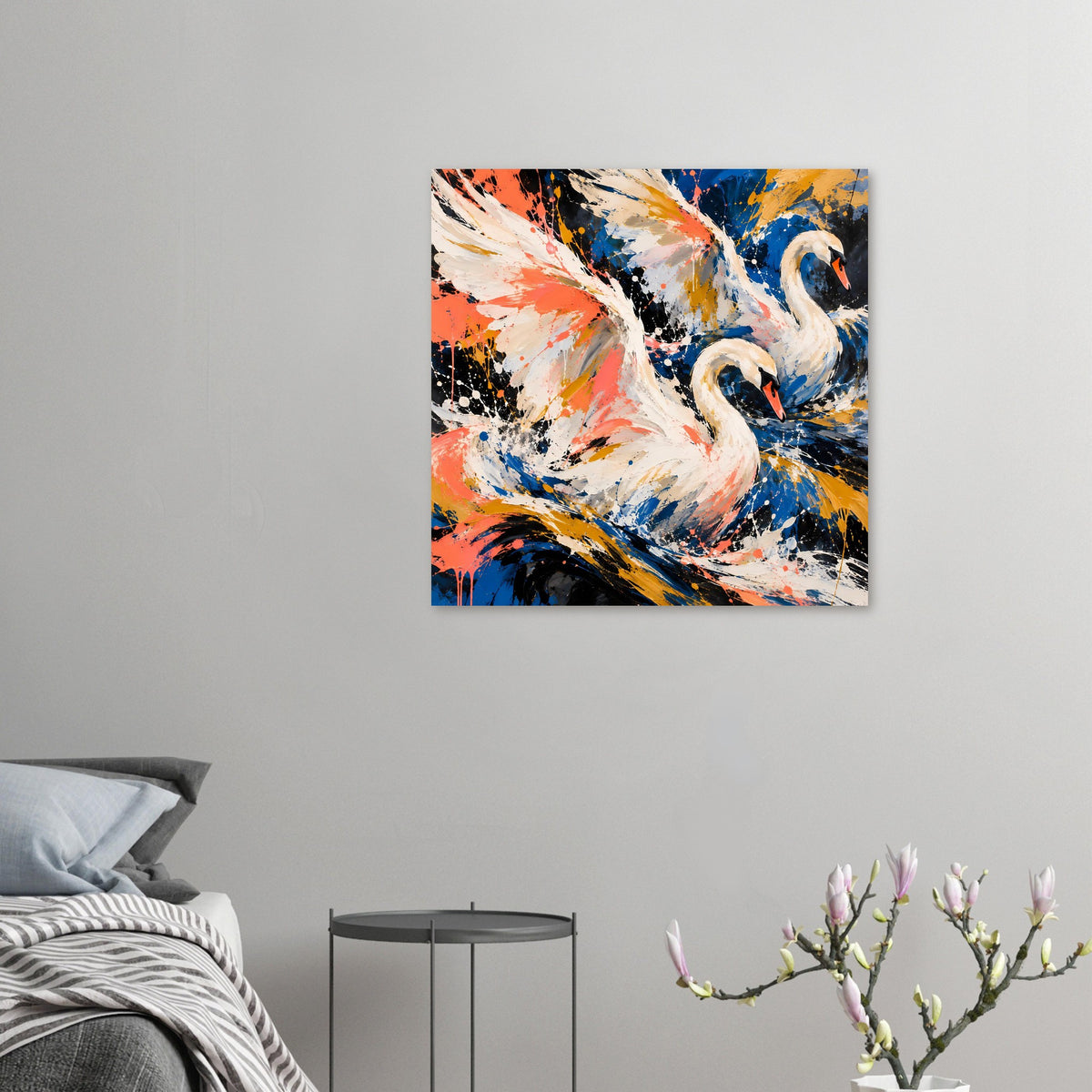 Kleines Kunstposter mit weißen Schwänen, abstrakte Farben in Blau, Koralle und Gold