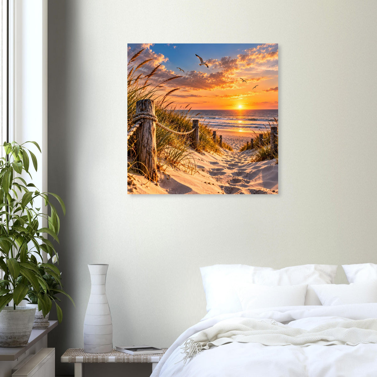 Poster mit Sanddünen, Meer im Hintergrund und goldenem Sonnenuntergang