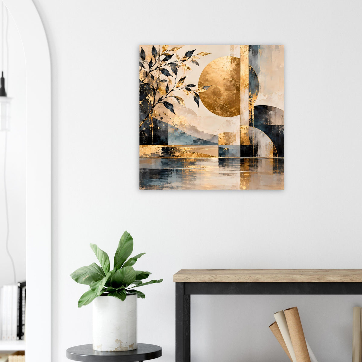 Abstraktes Poster mit goldenem Kreis, Laubzweigen und kontrastreiches Blau-Gold.