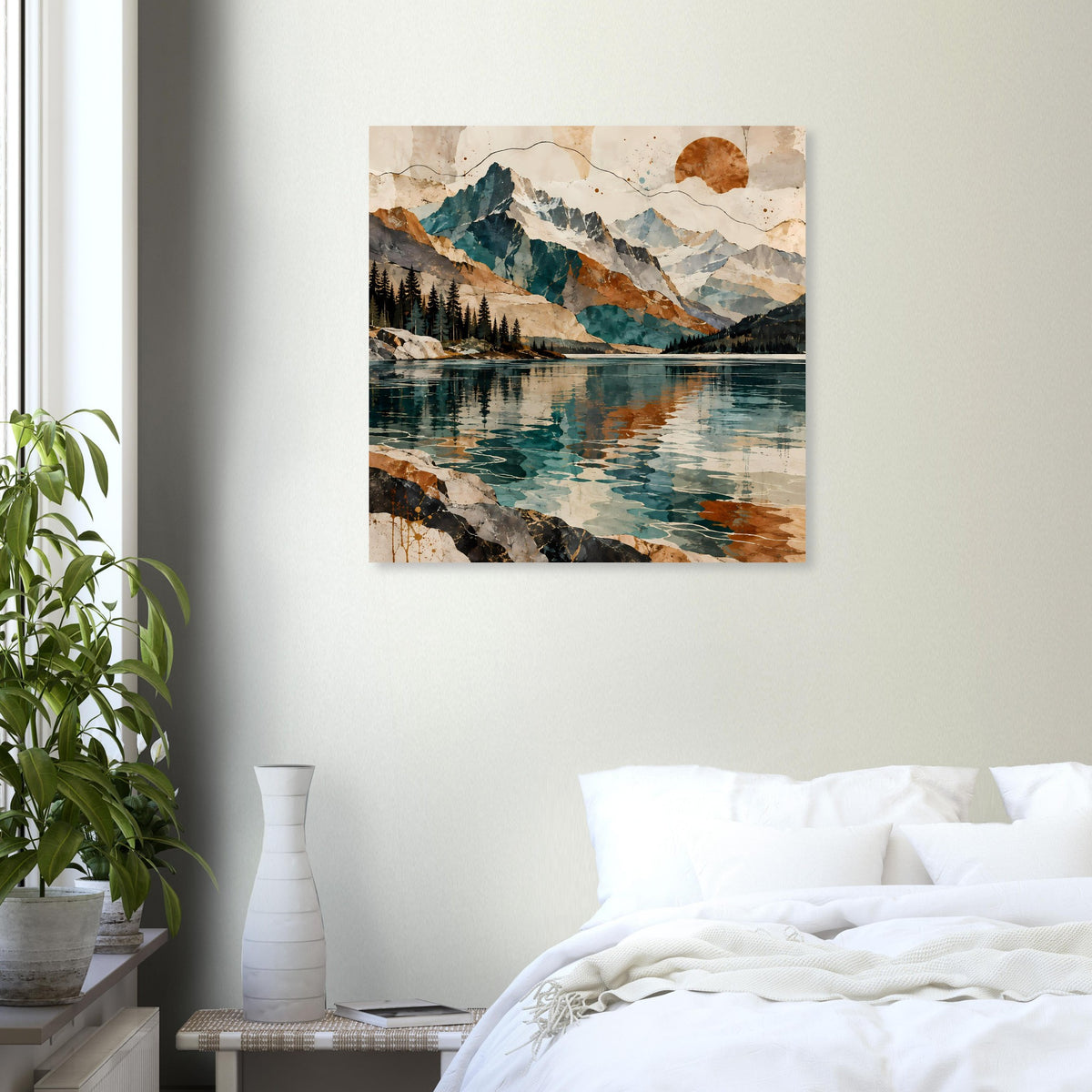 Wandposter mit Blick auf Berge und See, türkisfarbenes Wasser und Waldstreifen
