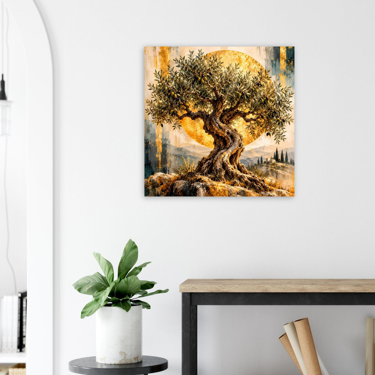 Olivenbaum-Poster mit goldenem Lichtbogen und feinem Laub im Vordergrund