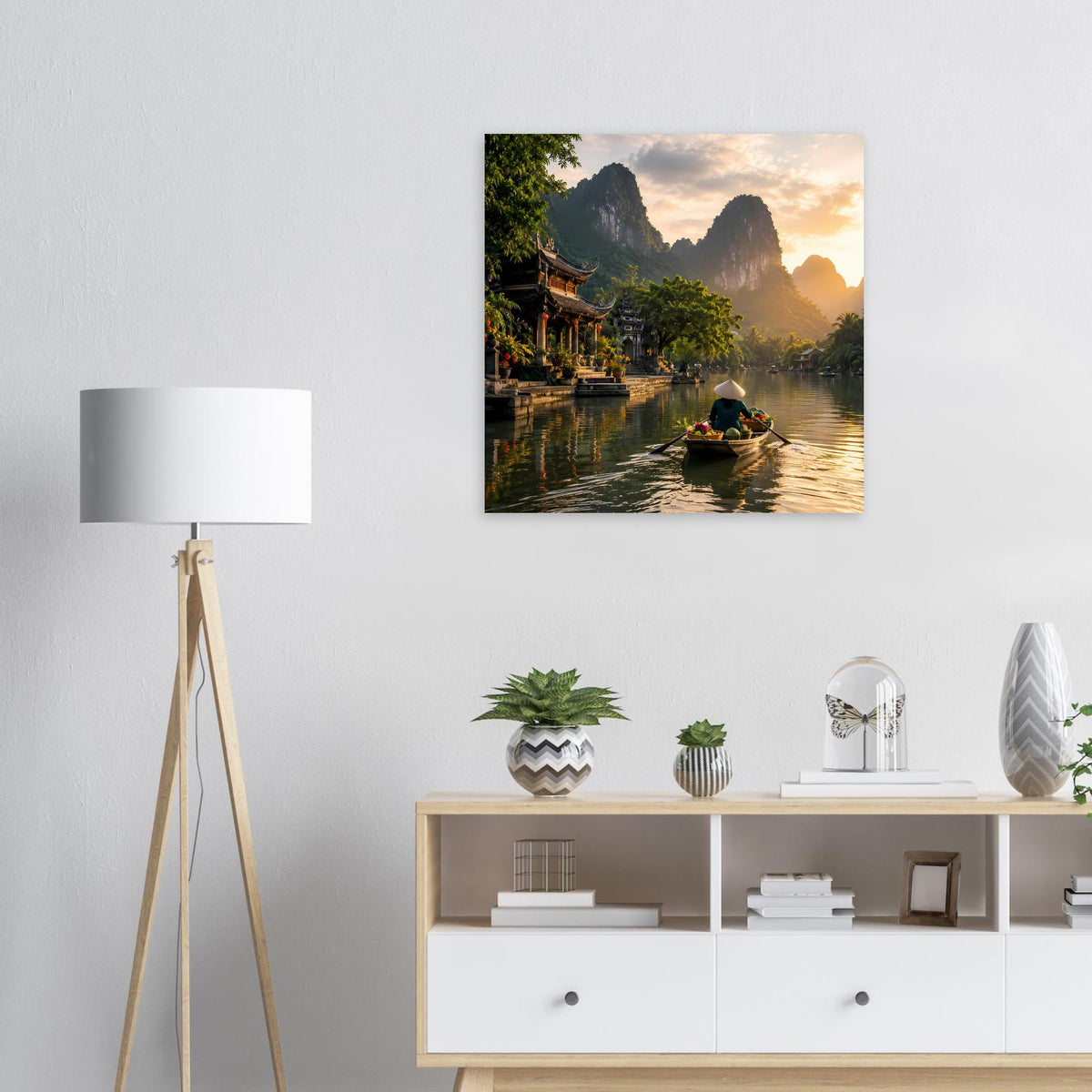 Wandposter: ruhiger Fluss mit zwei Booten, Tempel am Ufer und Sonnenuntergang