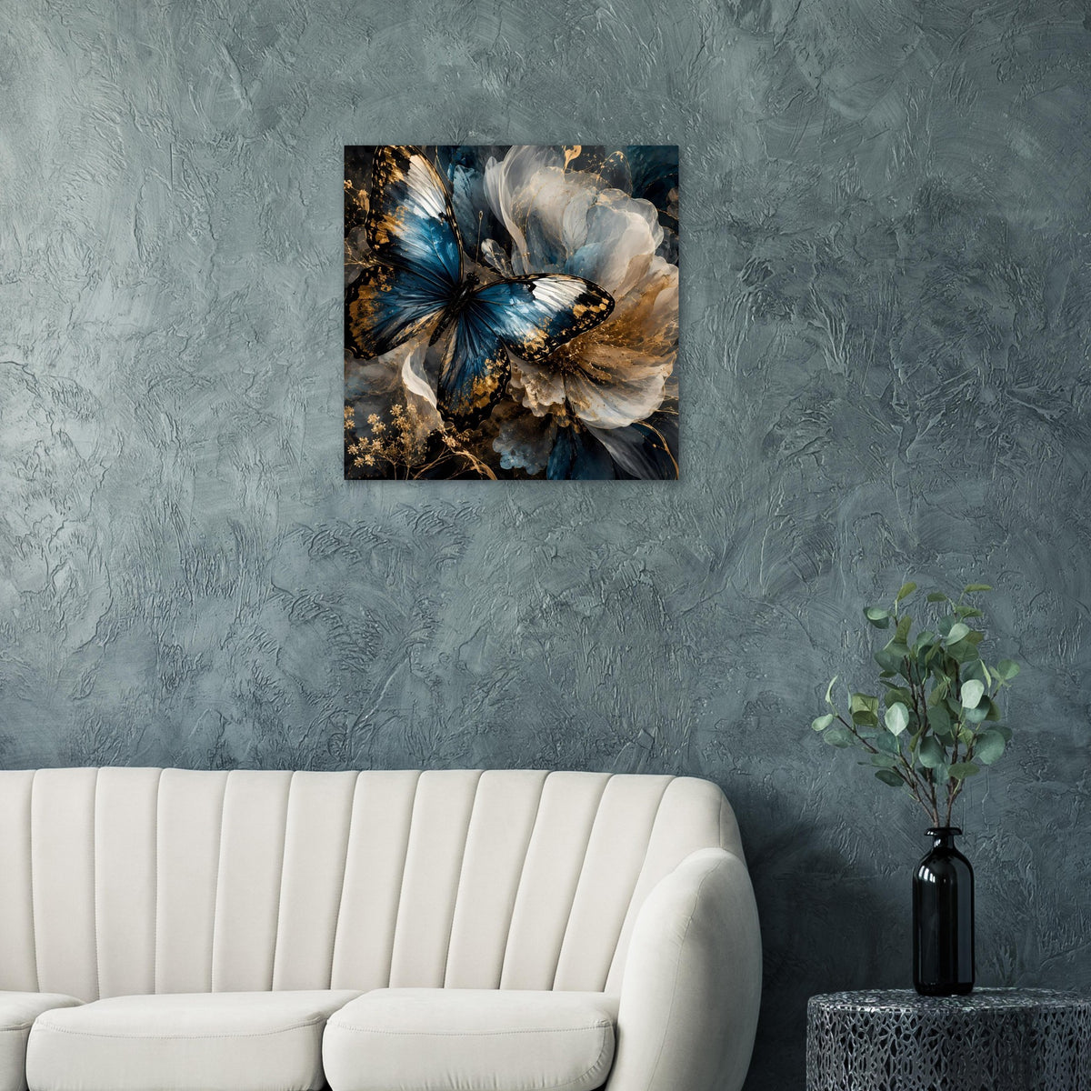Quadratisches Wandposter mit blauem Schmetterling, weißen Flügeln und goldfarbenen Details
