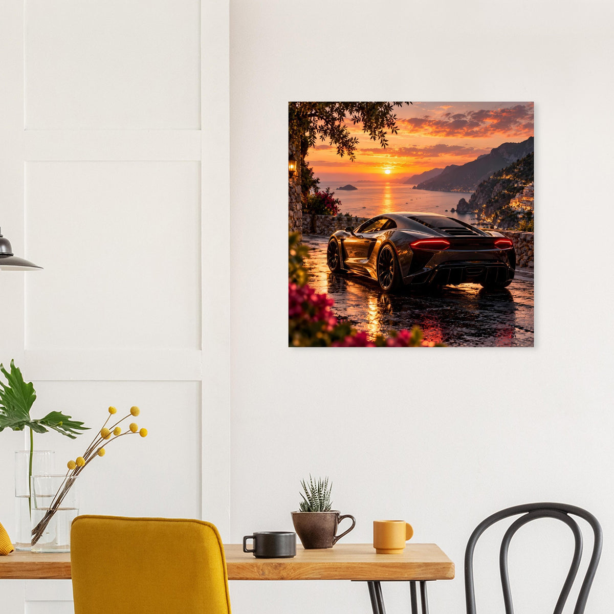 Kunstdruck Poster mit goldfarbenem Sportwagen in Sonnenuntergangslandschaft, quadratischer Rahmen