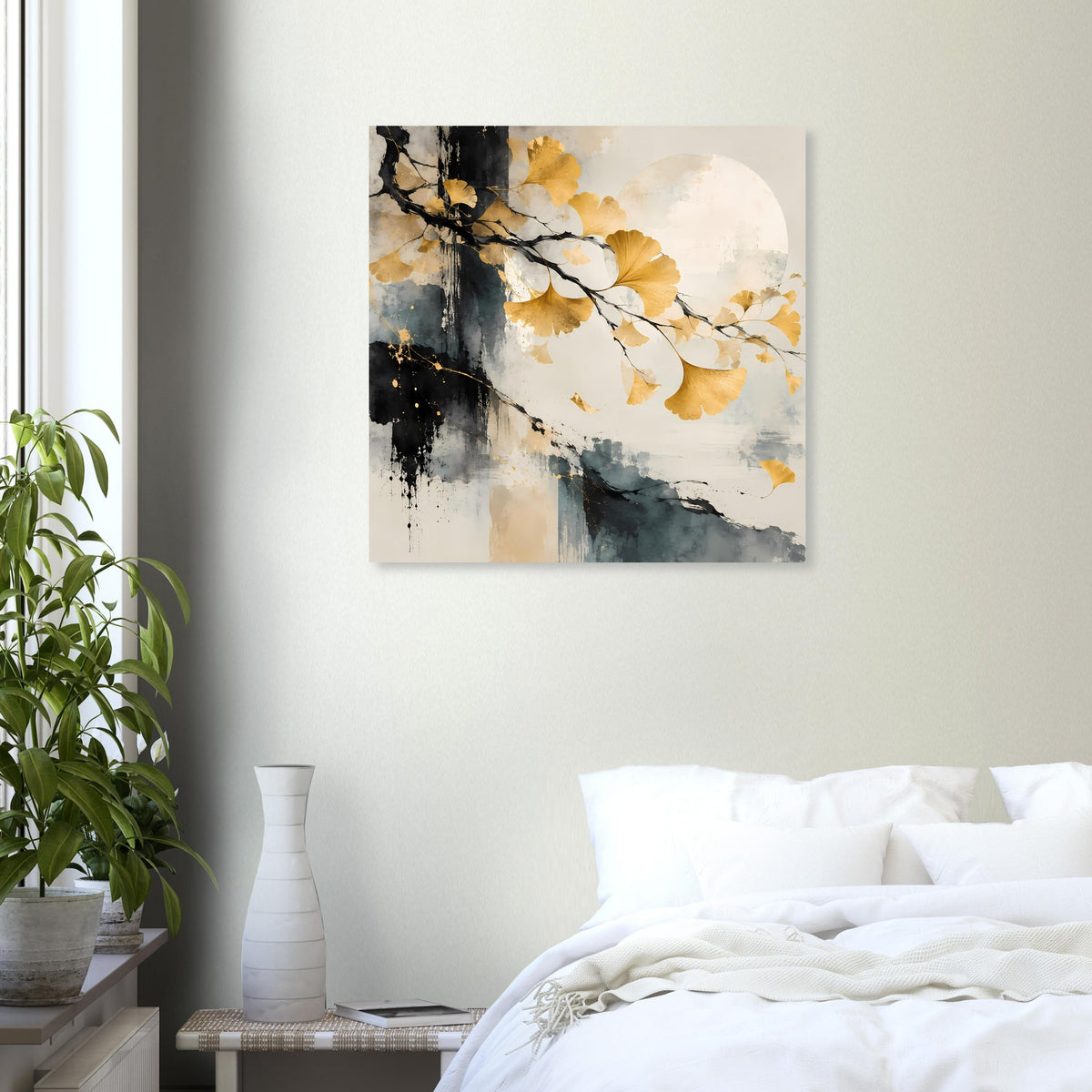 Kunst-Poster mit goldenem Gingkoblatt und Aquarellwischern in Grau-Blau