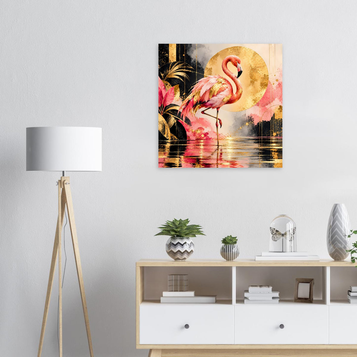 Flamingo-Tierposter: Pinker Flamingo mit goldenem Kreis und Spiegelung im Wasser