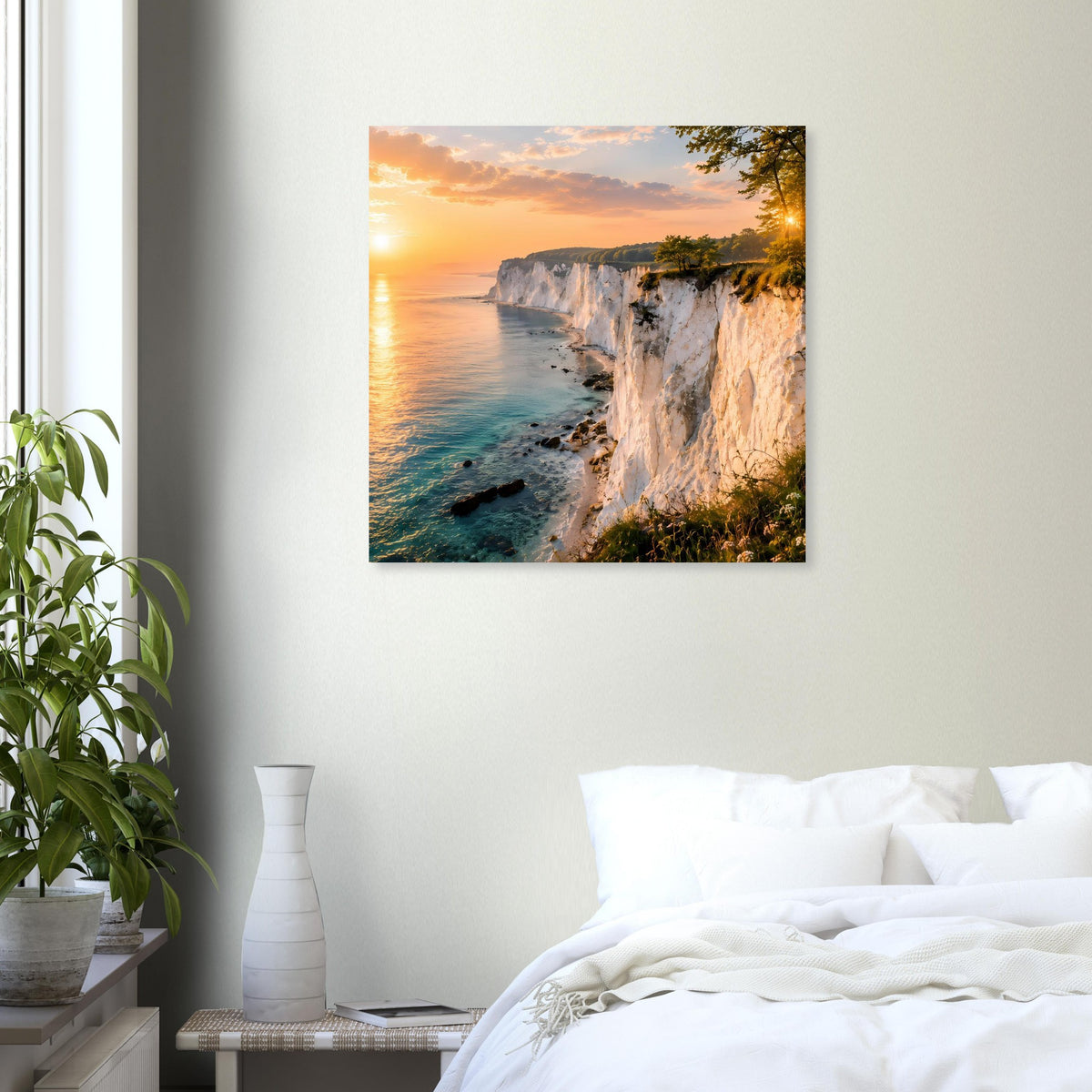 Poster mit Blick auf Steilküste, Wasserlinie und warmer Abendsonne