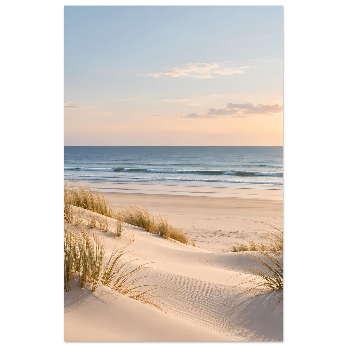 Hochformat-Poster mit Strand und Meer: Dünen im Vordergrund, warmer Sonnenuntergangshimmel