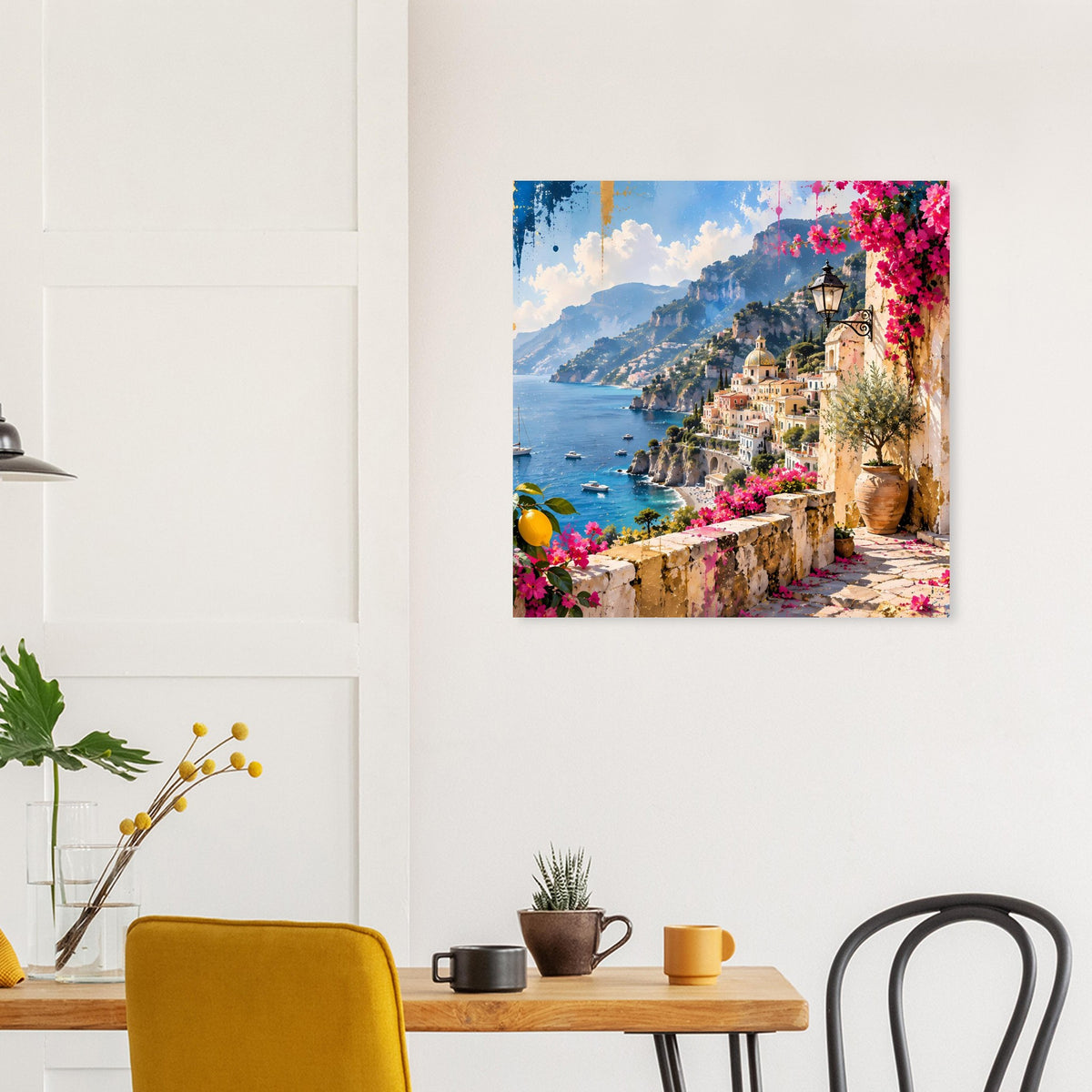 Poster mit Blick auf den Küstenhang: Häuser, Meerbucht und bunte Blumen am Weg