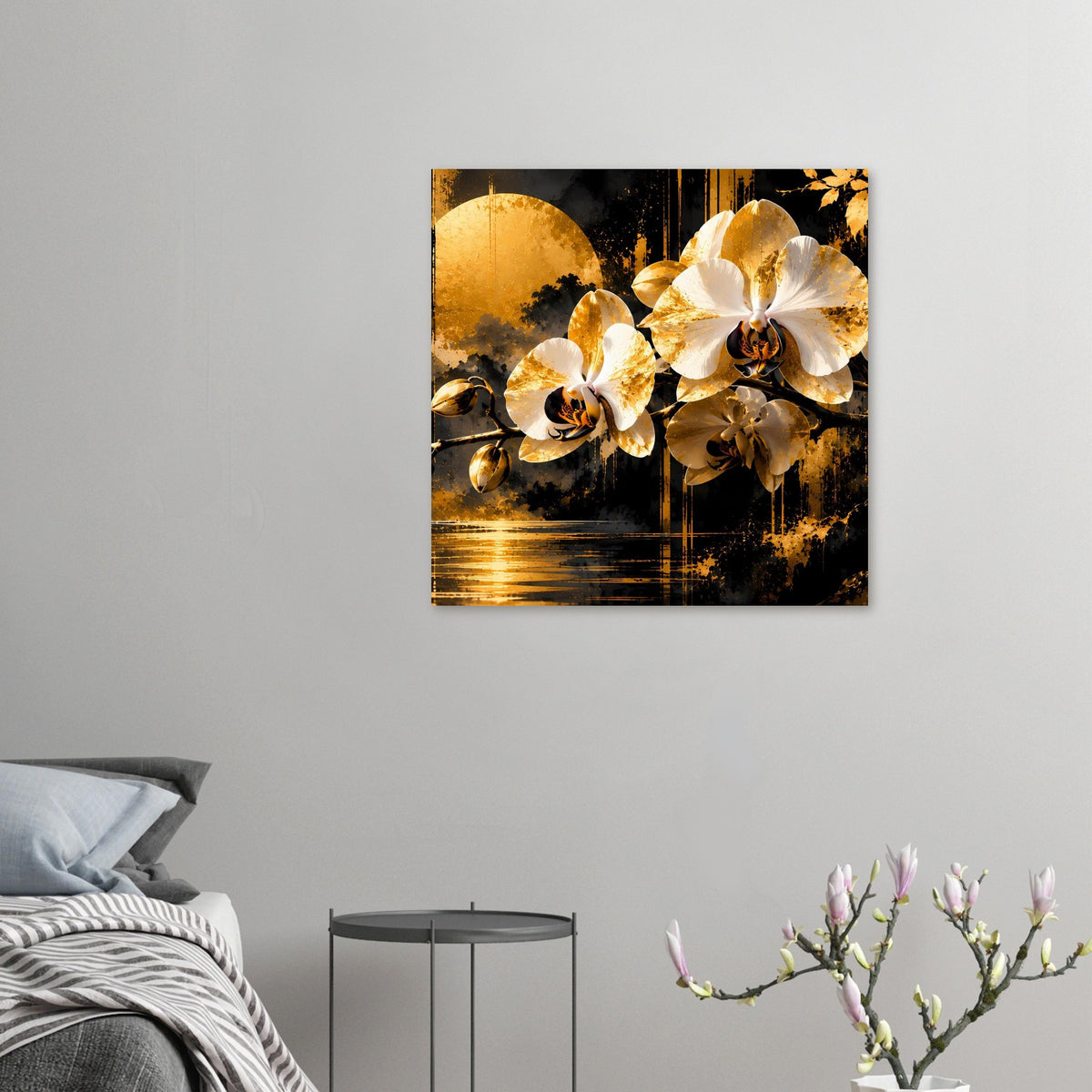 Horizontales Blumenposter mit goldweißen Orchideenblüten auf dunklem abstraktem Motiv