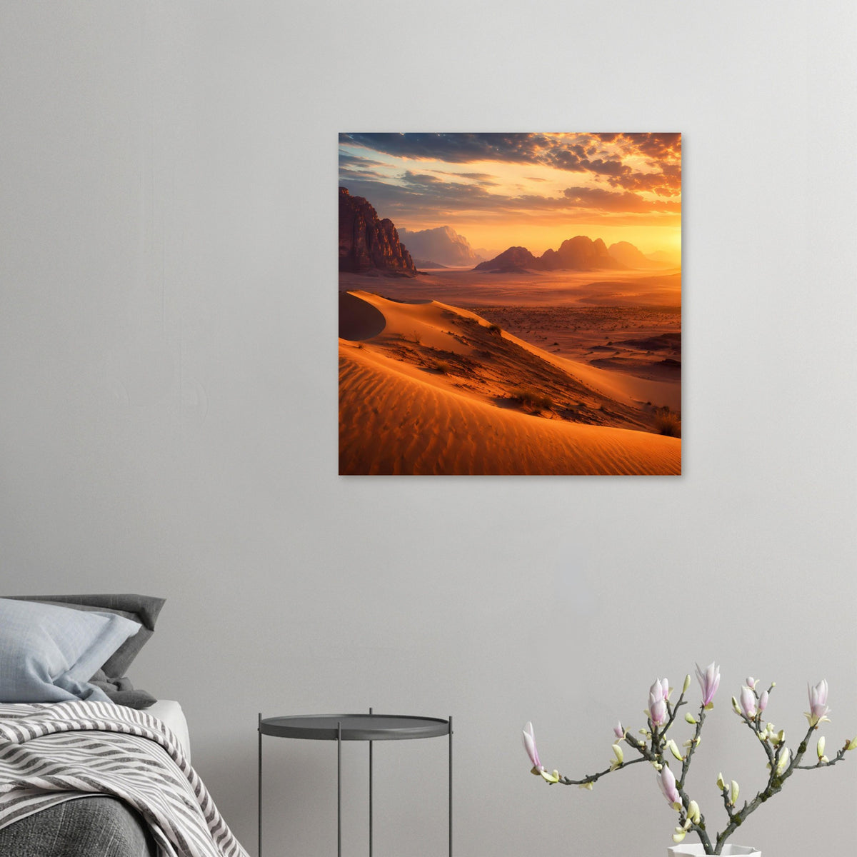 Quadratisches Poster mit Wüstenlandschaft bei Sonnenuntergang, Dünen und Berge im Hintergrund