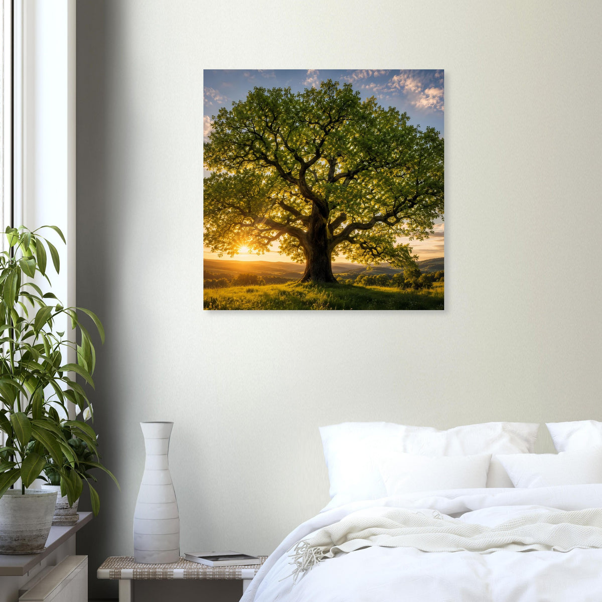 Quadratisches Poster: großer grüner Baum in Sonnenuntergangsfarben