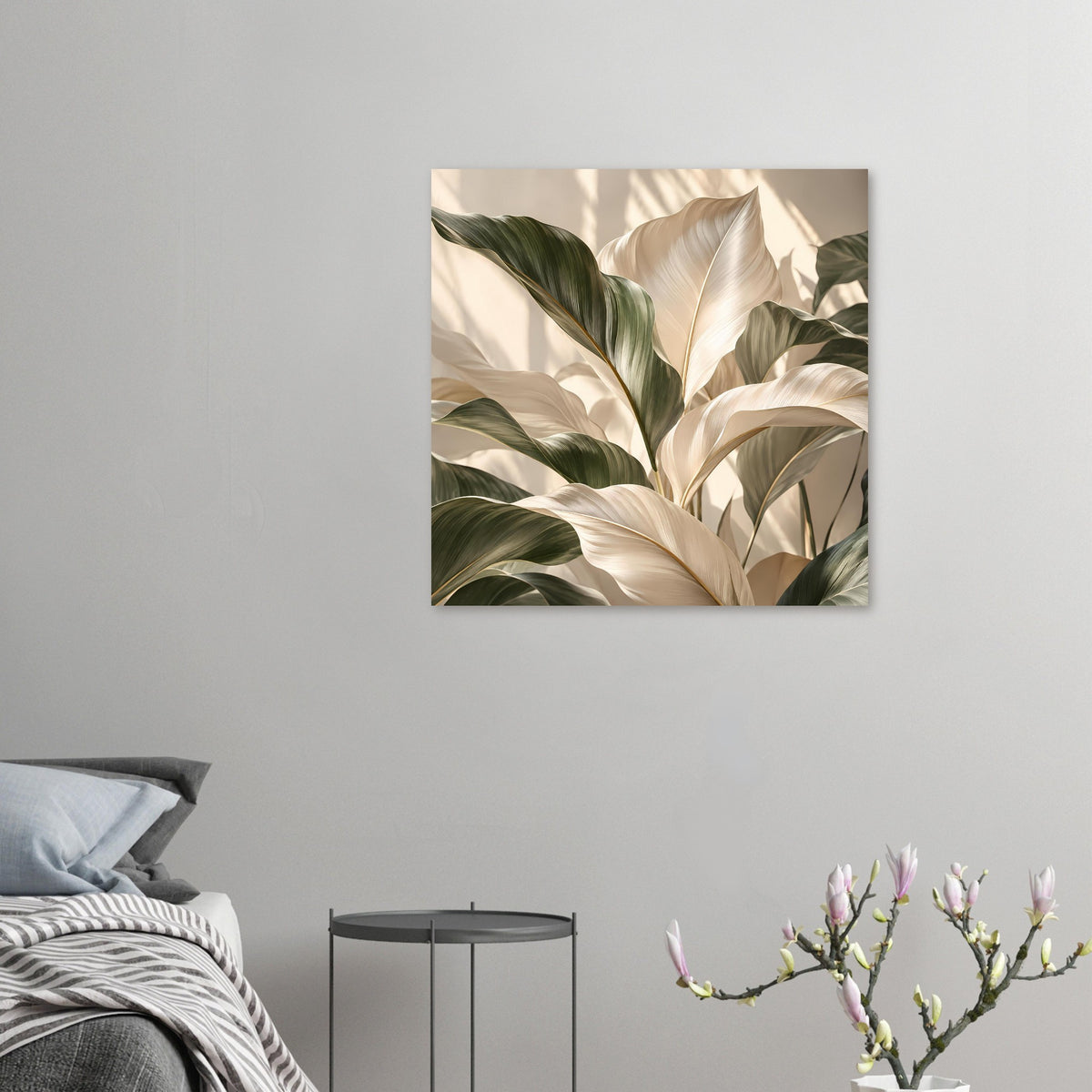 Pflanzenkunst-Poster kleinformatig, Blätter in Grün und Creme, zentrale goldene Linie